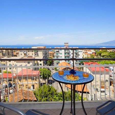 Amore Rentals - Appartamento Cielomare Sorrent Exterior foto