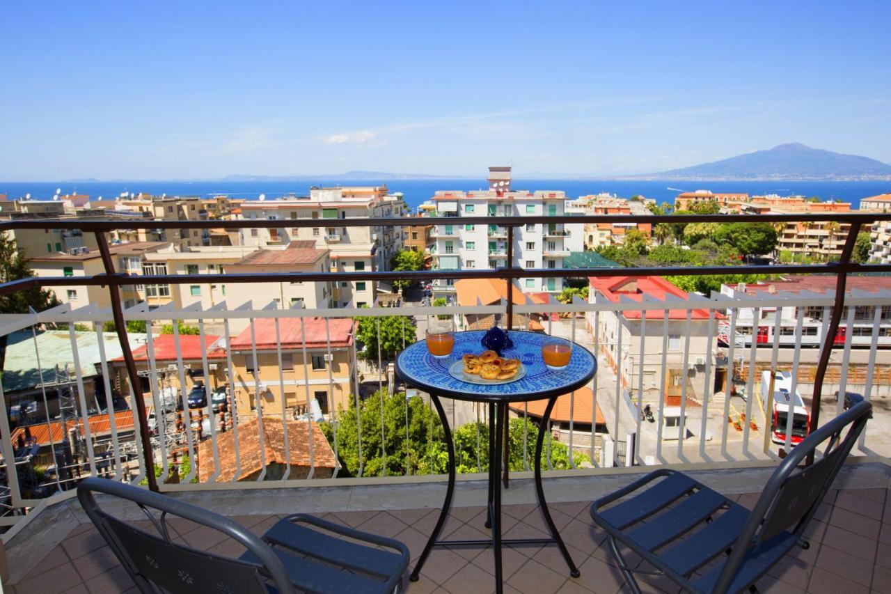 Amore Rentals - Appartamento Cielomare Sorrent Exterior foto