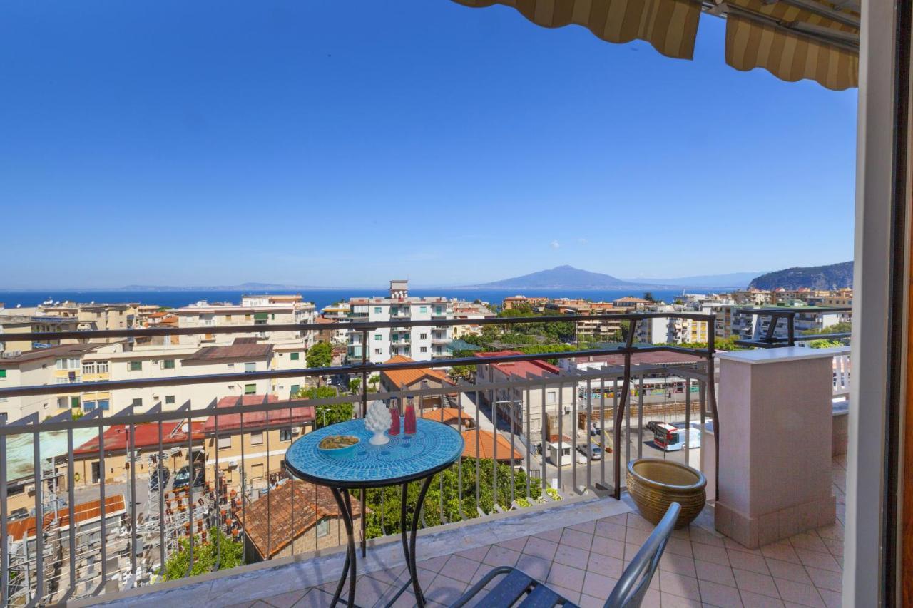 Amore Rentals - Appartamento Cielomare Sorrent Exterior foto
